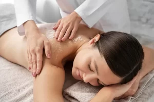 Peeling Σώματος: Τι Είναι & Ποια τα Οφέλη του-Dr Koutsoukou Elina