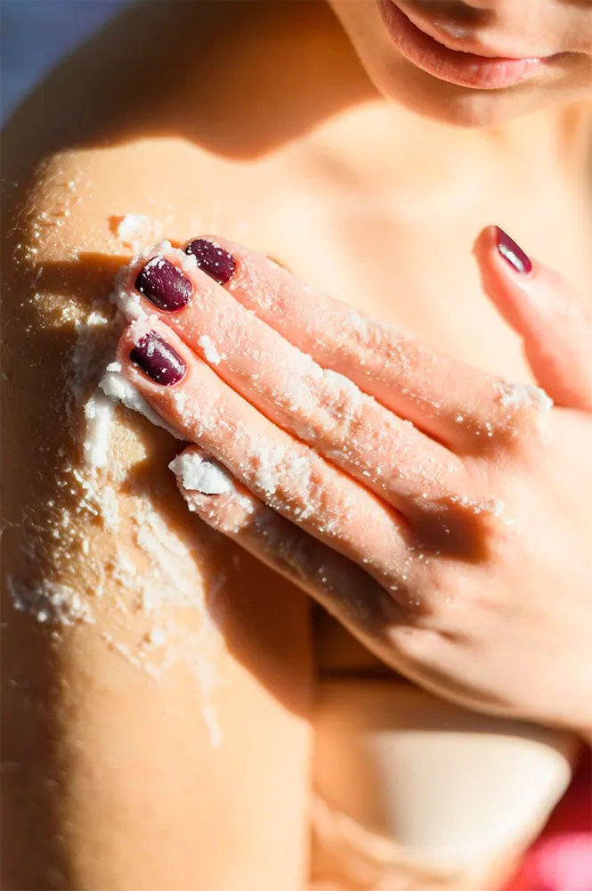 Peeling Σώματος: Τι Είναι & Ποια τα Οφέλη του-Dr Koutsoukou Elina